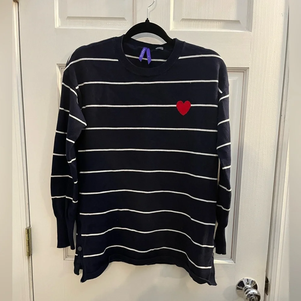 Seraphine Maternity/Nursing Sweater with Red Heart - Picture 1 of 4